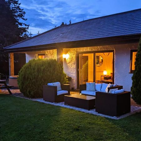 Laurel - Pet-Friendly Cottage With Indoor Pool, Hot Tub & Panoramic Snowdonia Views โคลวินเบย์ ภายนอก รูปภาพ