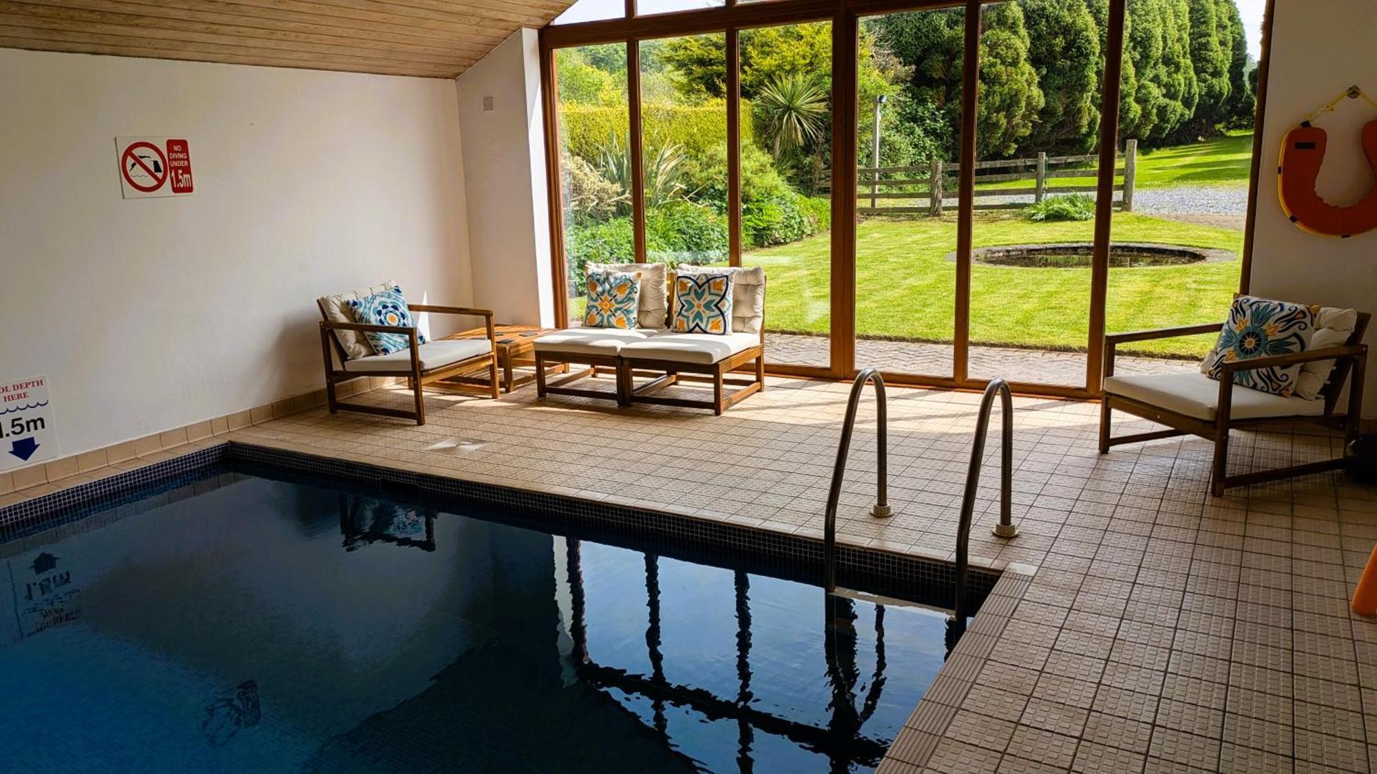 Laurel - Pet-Friendly Cottage With Indoor Pool, Hot Tub & Panoramic Snowdonia Views โคลวินเบย์ ภายนอก รูปภาพ